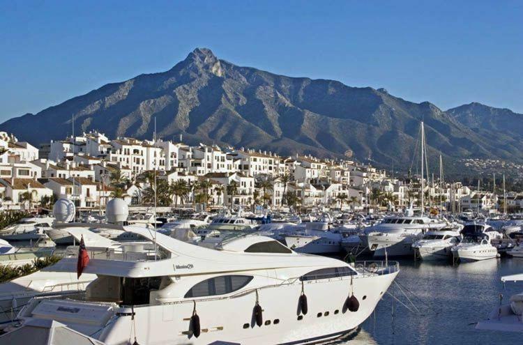 Апартаменты Jardines Del Puerto Марбелья Экстерьер фото
