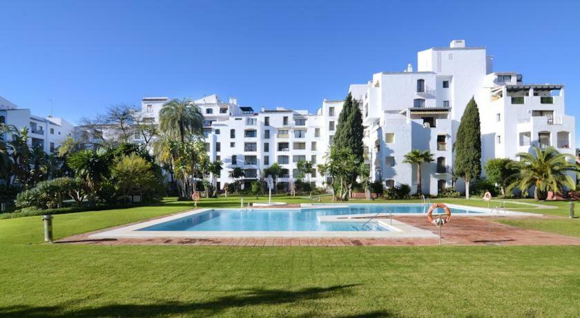 Апартаменты Jardines Del Puerto Марбелья Экстерьер фото
