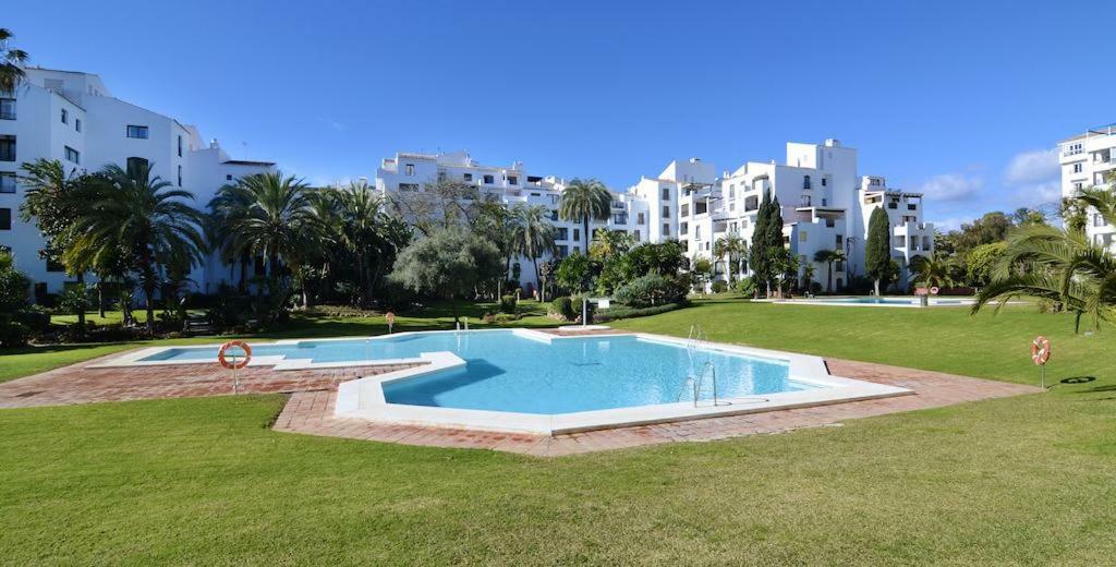Апартаменты Jardines Del Puerto Марбелья Экстерьер фото